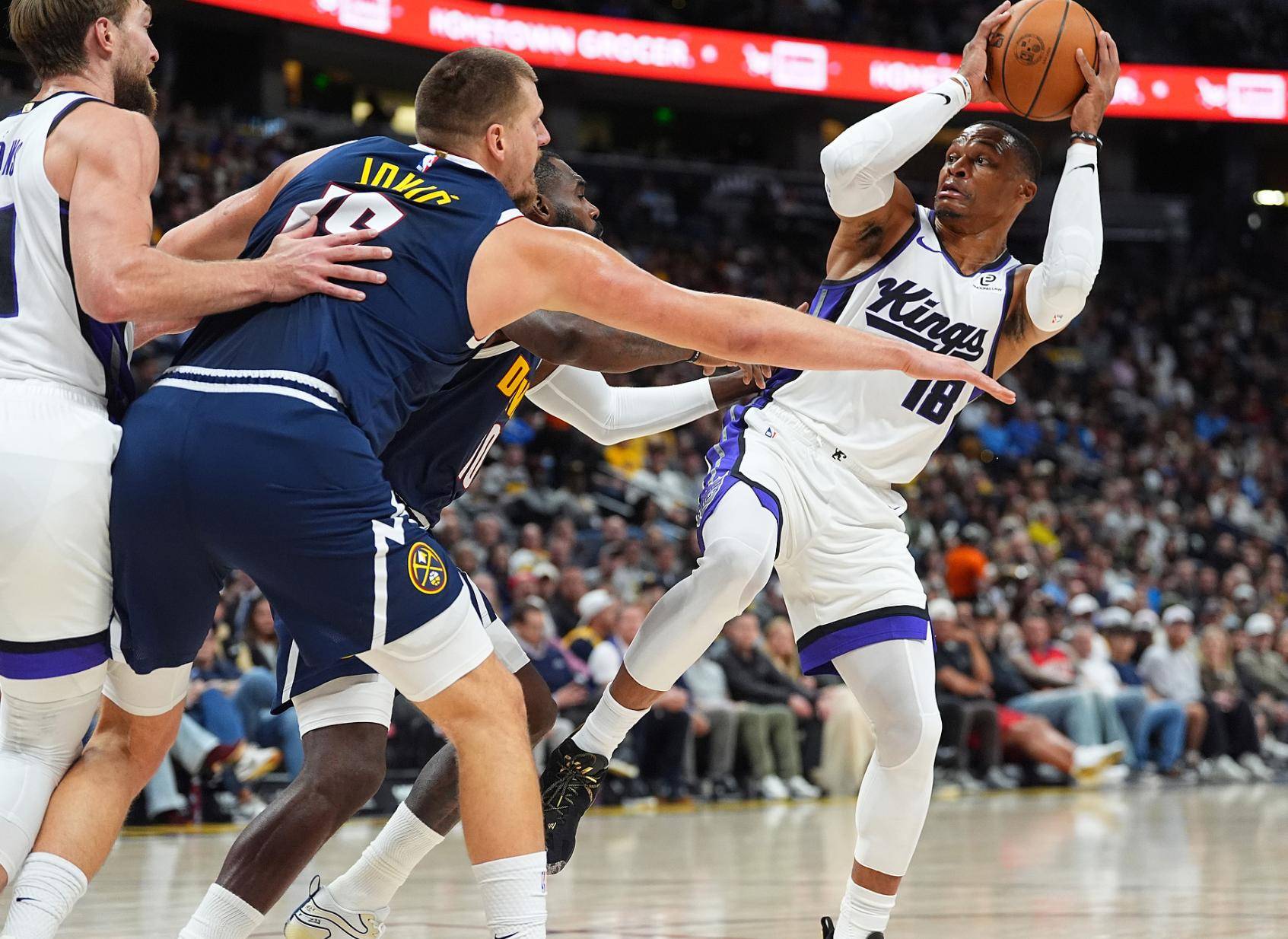 猛龙轻取深圳队，约基奇刷新纪录