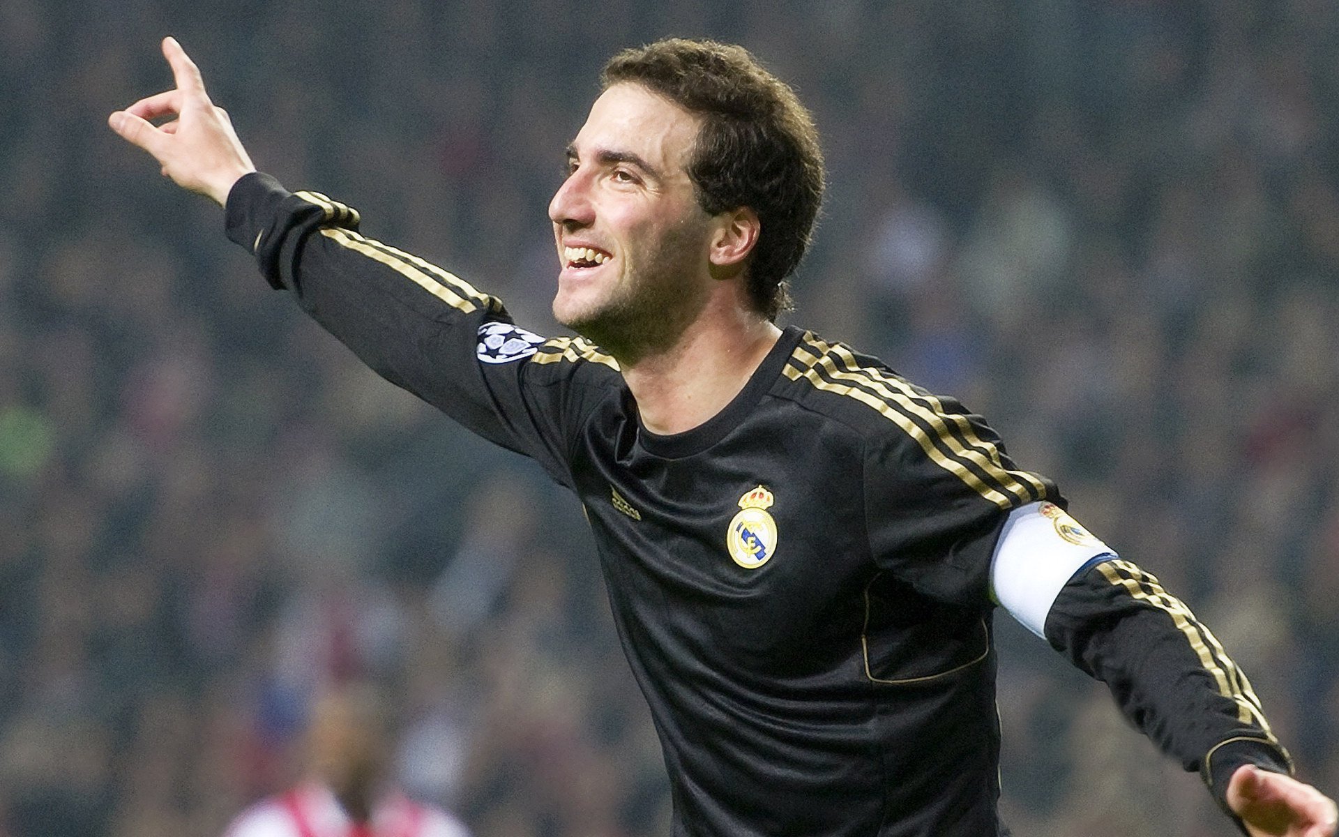 南美风暴席卷都灵,智利双星导演胜利,孙兴慜跨联赛接管焦点战